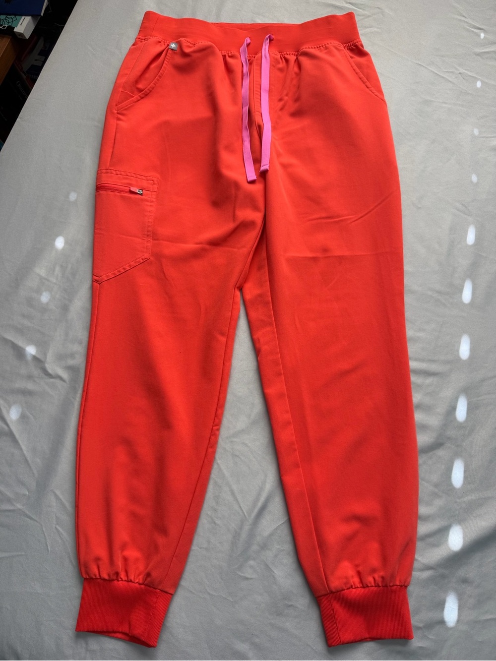 Figs Women’s Fireside Zamora Jogger Scrub Pants with Pink Drawcord